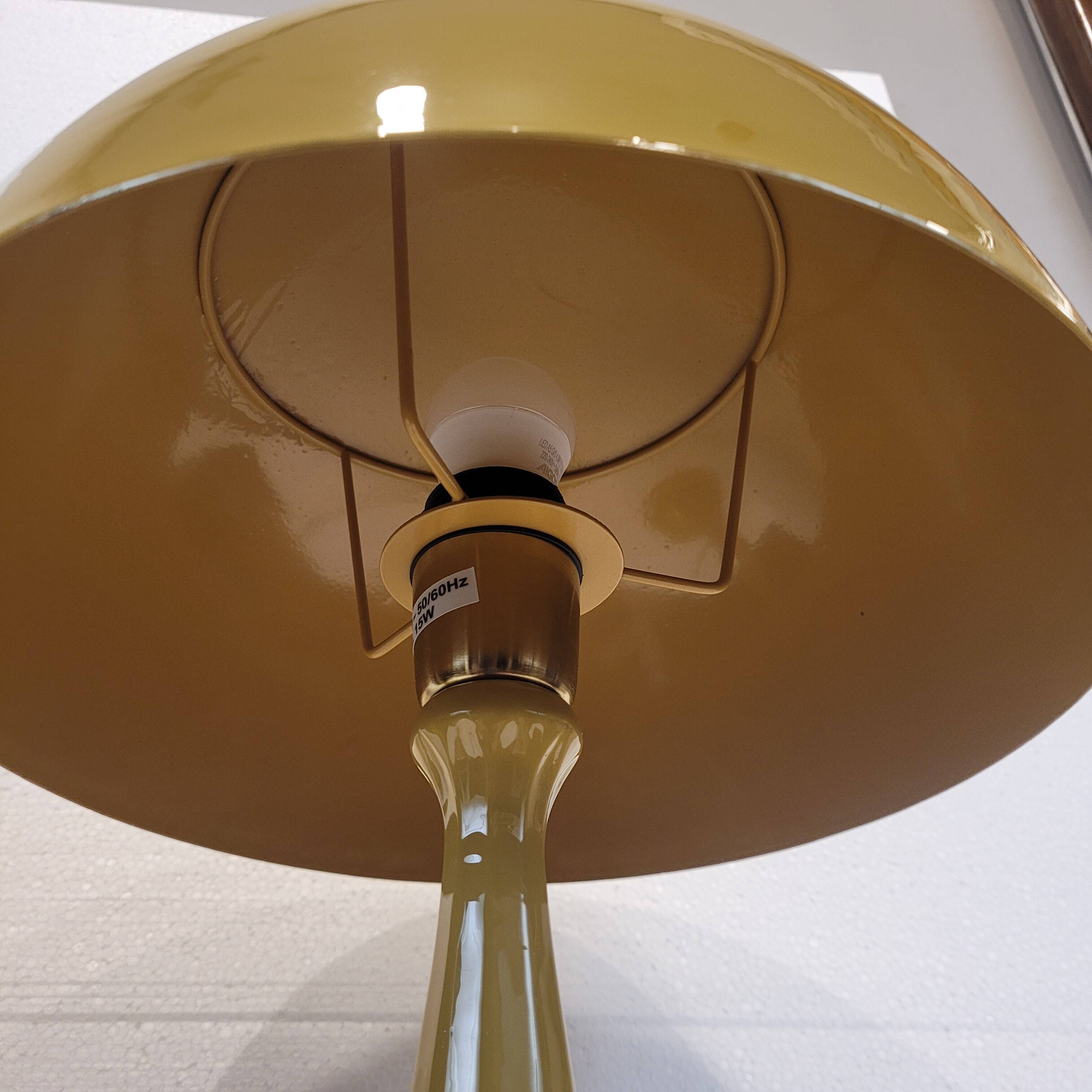 Pareja table lamps, Metal, Color mostaza, s. XXI – France