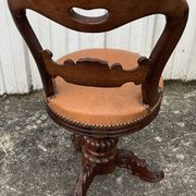 Chaise de harpiste en noyer massif milieu 19ème