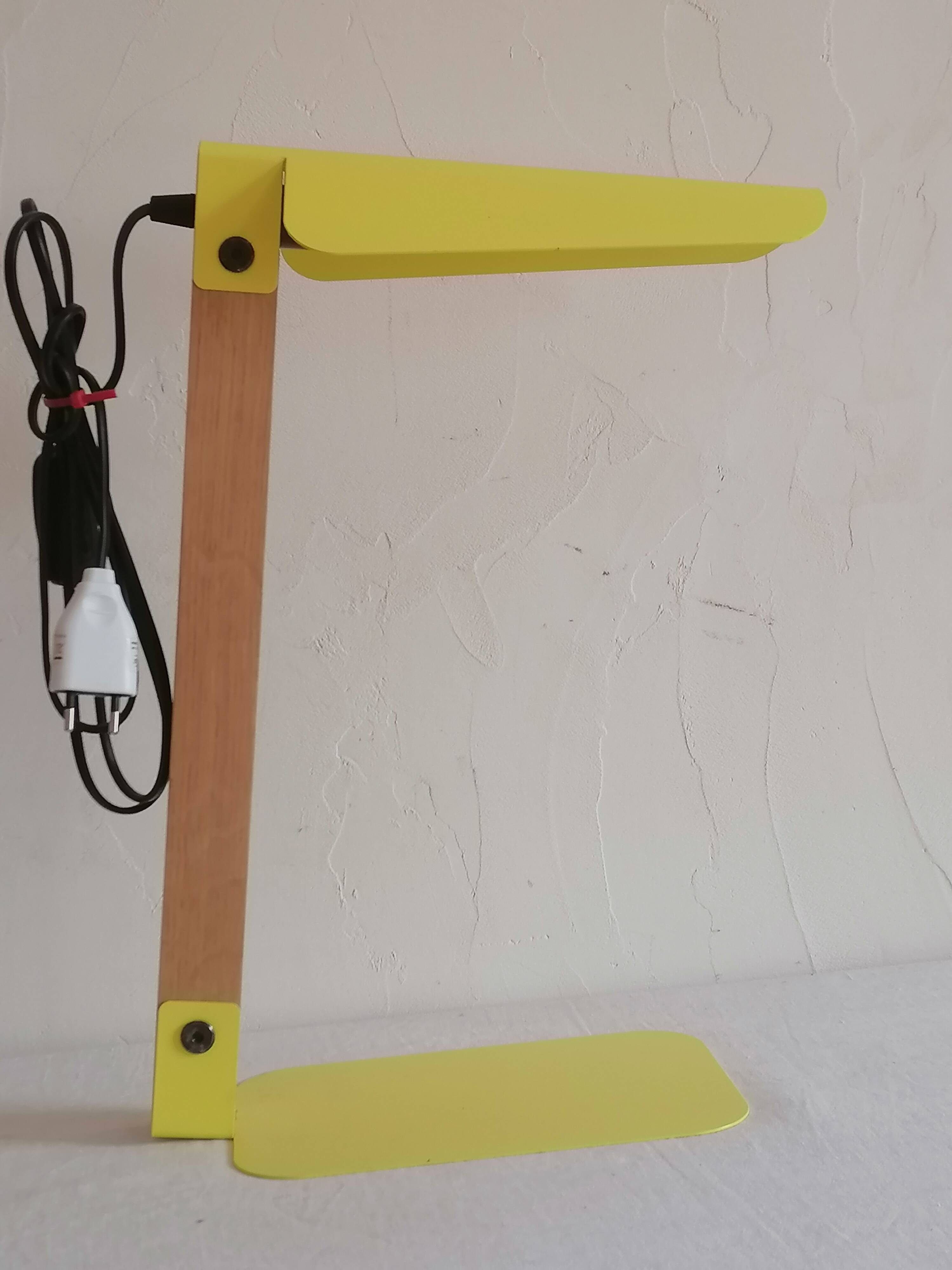 Modernist lamp in wood and metal