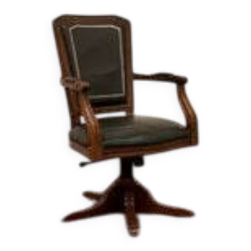 Large classic English green Chesterfield office chair
