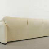 Maralunga 3-seat Sofa with Footrest in offwhite by Vico Magistretti for Cassina, Italy