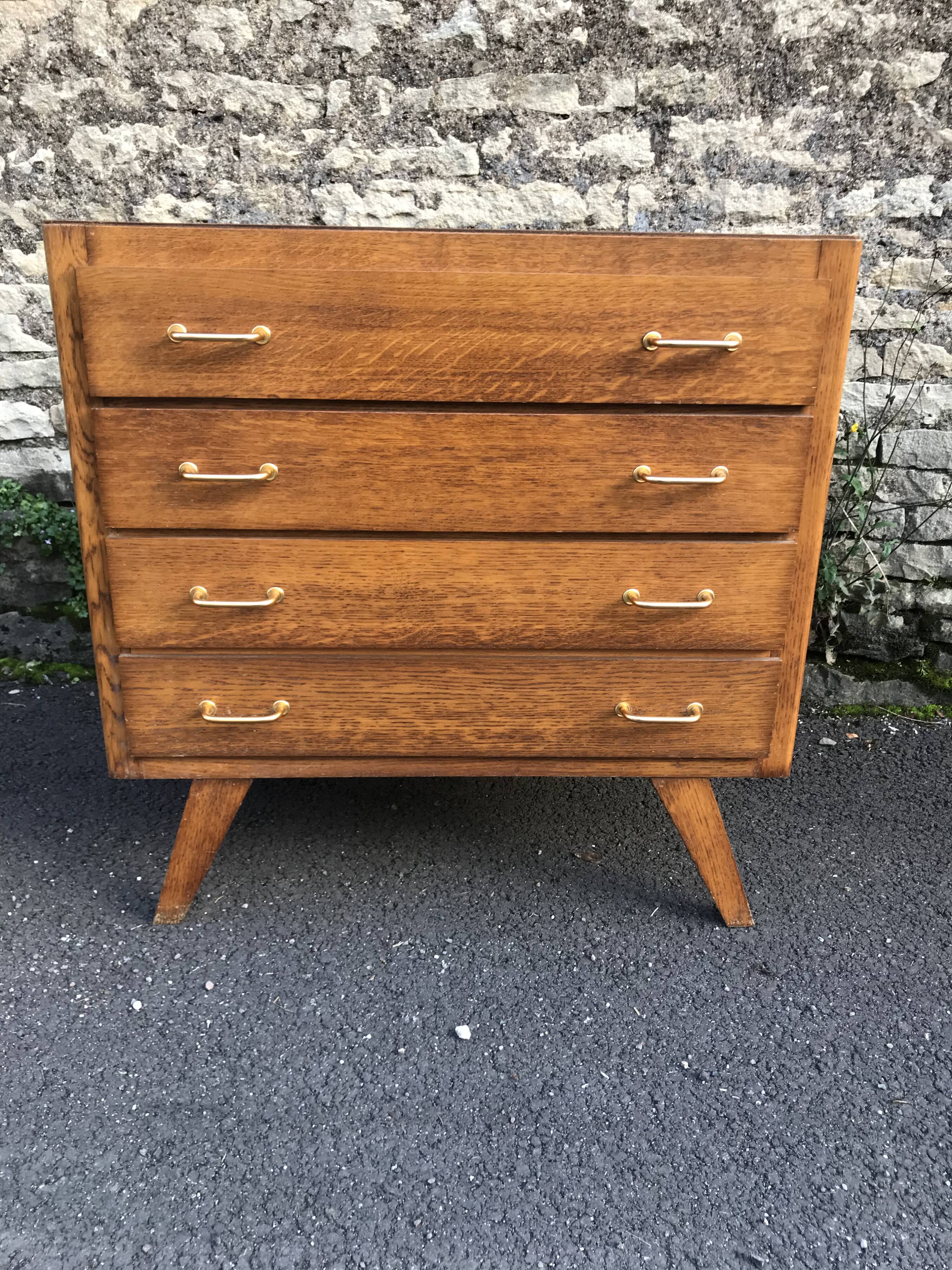 Chest of drawer compass feet