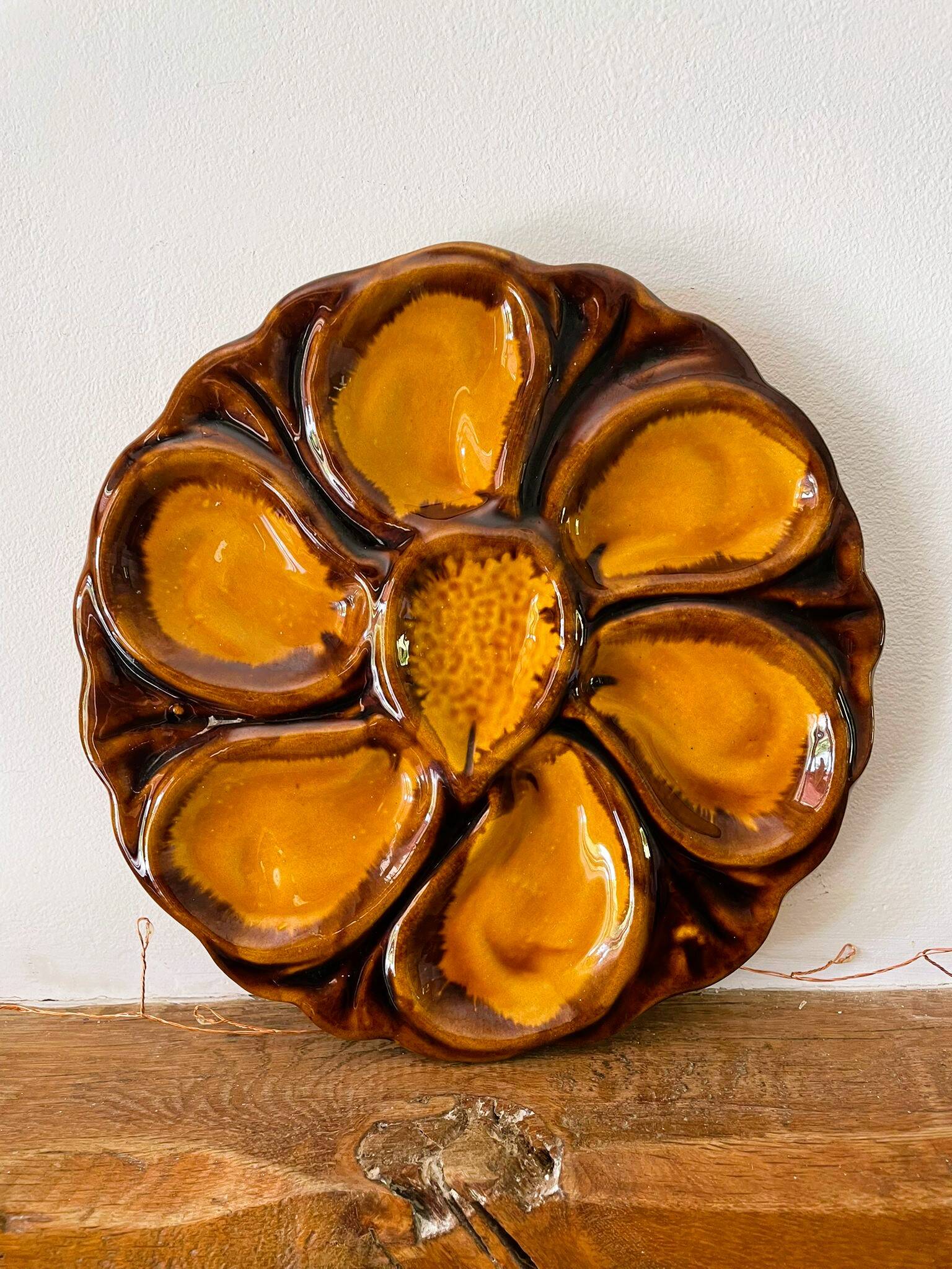 Oyster plate barbotine Vallauris