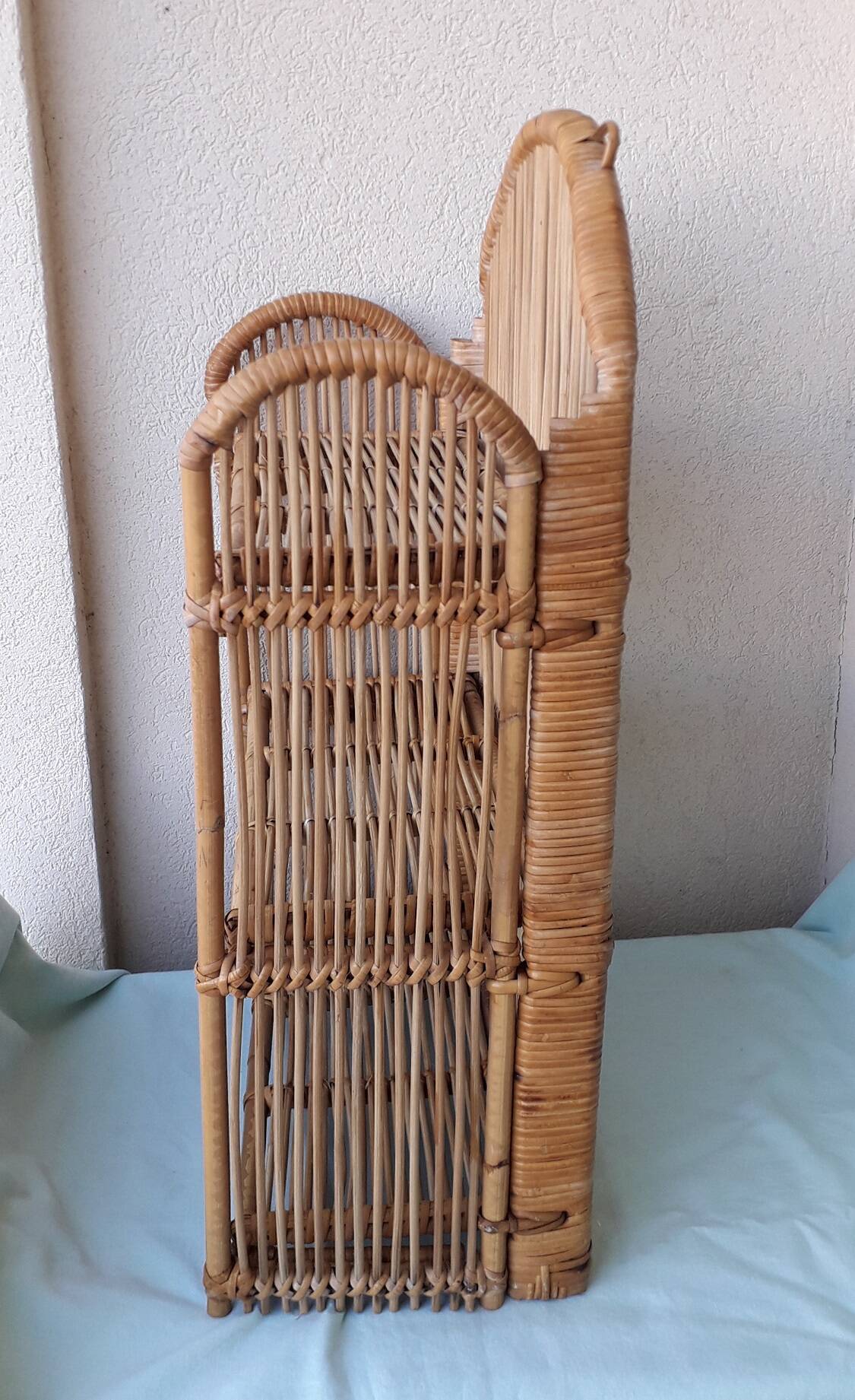 Étagère murale en rotin