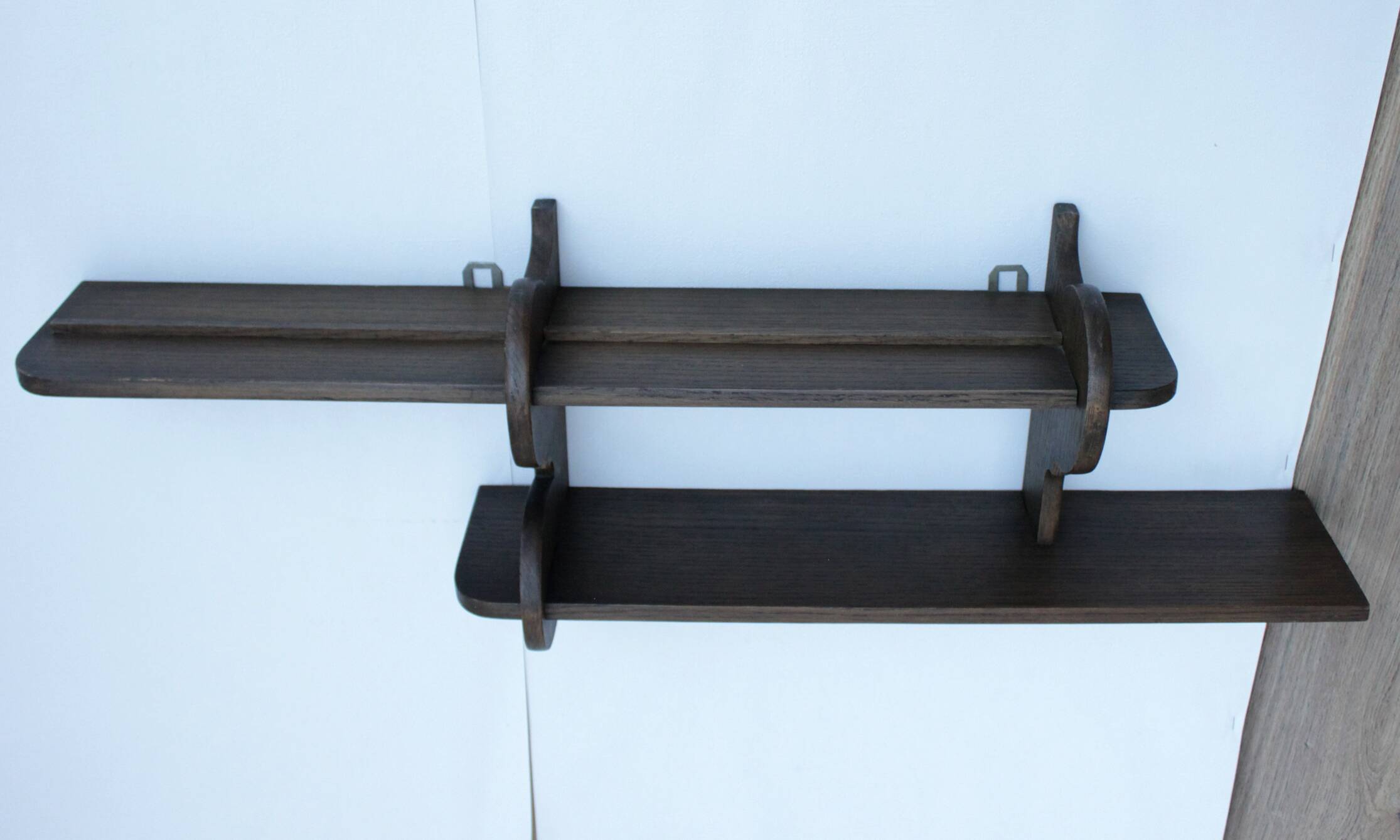 Étagère en bois pour assiette