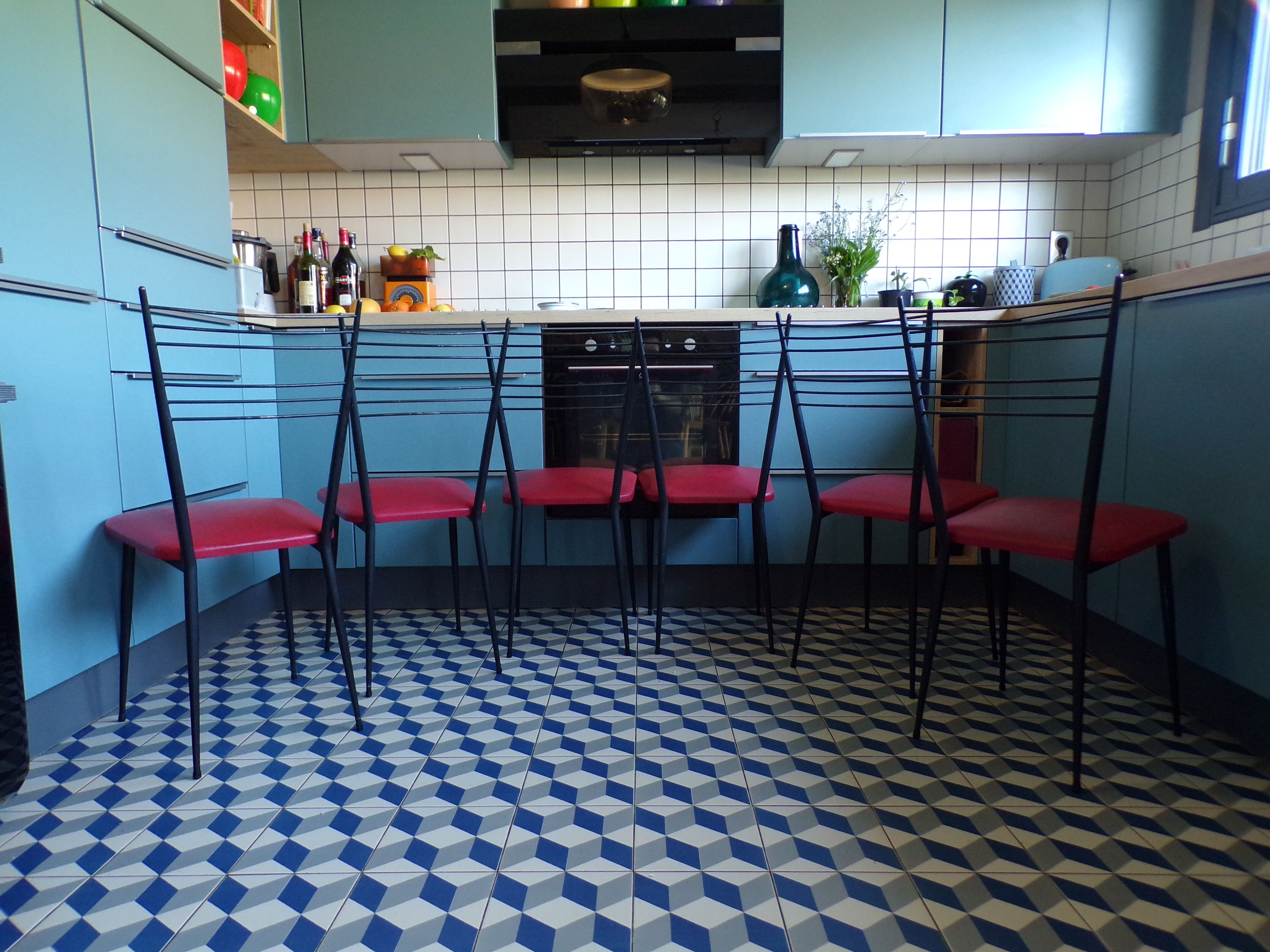 Suite 6 chairs Colette Guéden