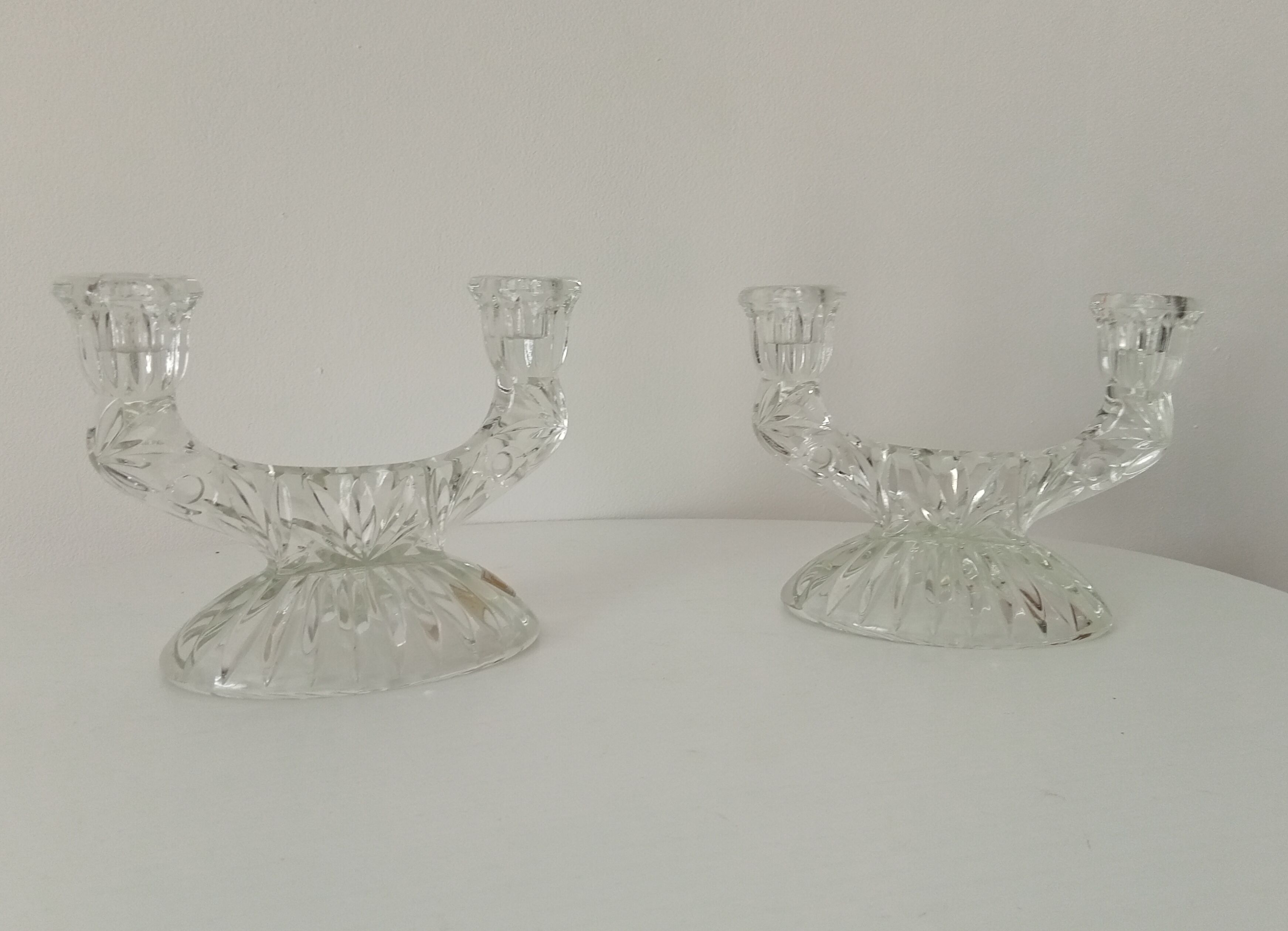 Pair of vintage chandeliers in chiseled glass 60s/70s