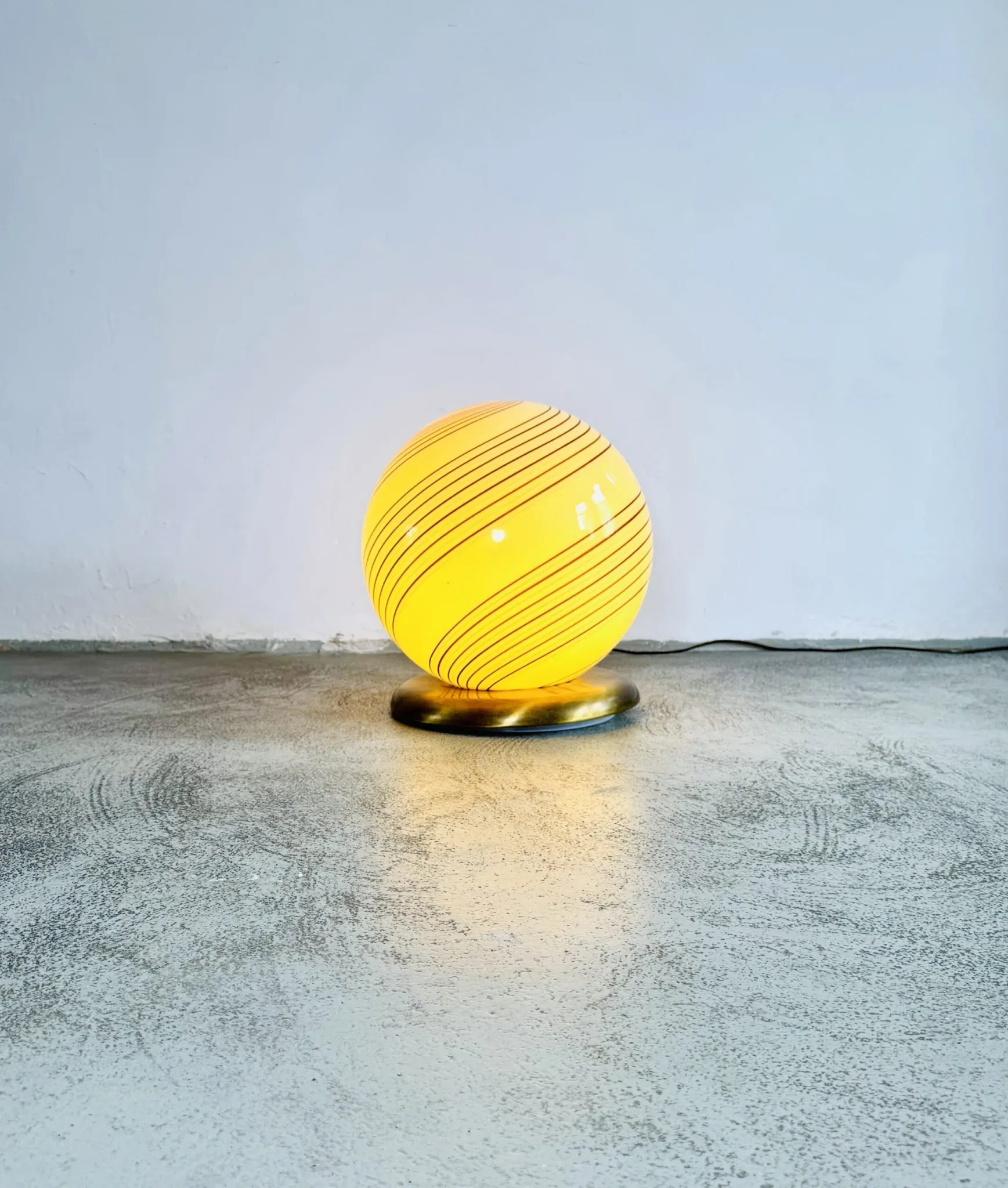 Serie 6000 Swirl Sphere Table Lamp By Zonca Voghera, Italy, 1970S
