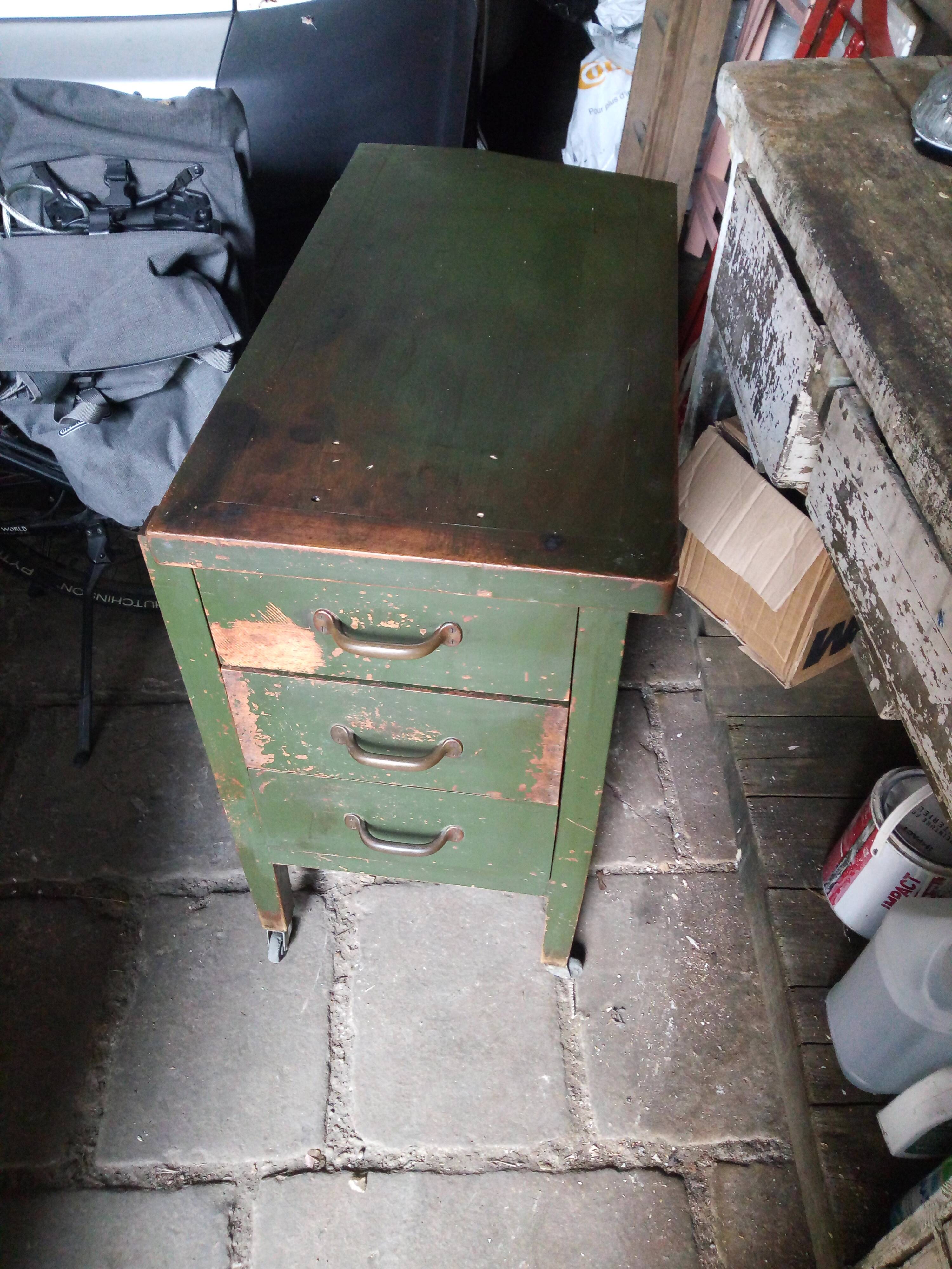 Vintage establishment