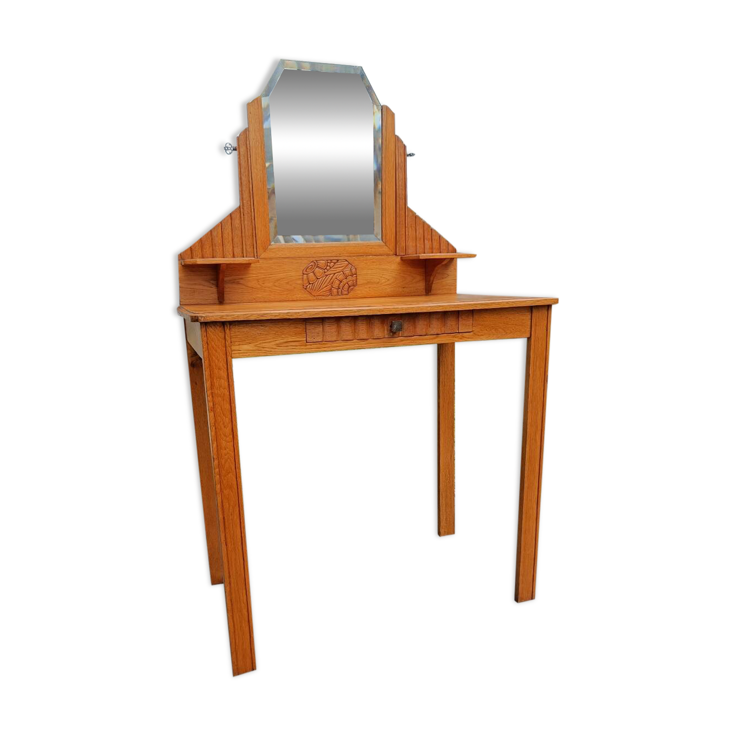 Art Deco hairdresser with bevelled mirror