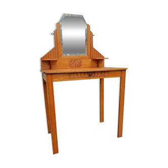 Art Deco hairdresser with bevelled mirror