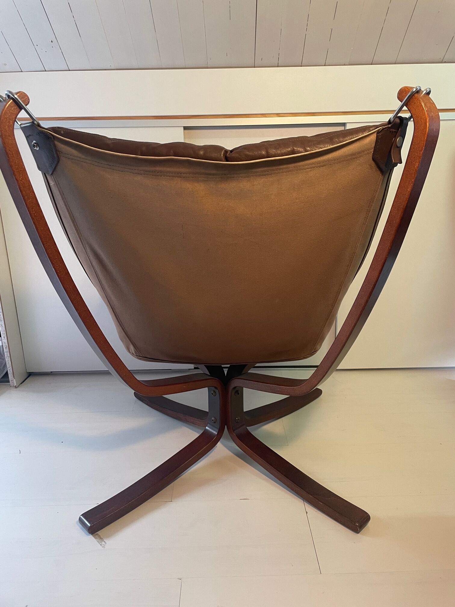 3 vintage Falcon chairs. By Sigurd Ressel for Vatne Møbler Norway. 1970's. Falcon chairs