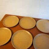 6 assiettes plates en grès clair et moucheté de style campagnard