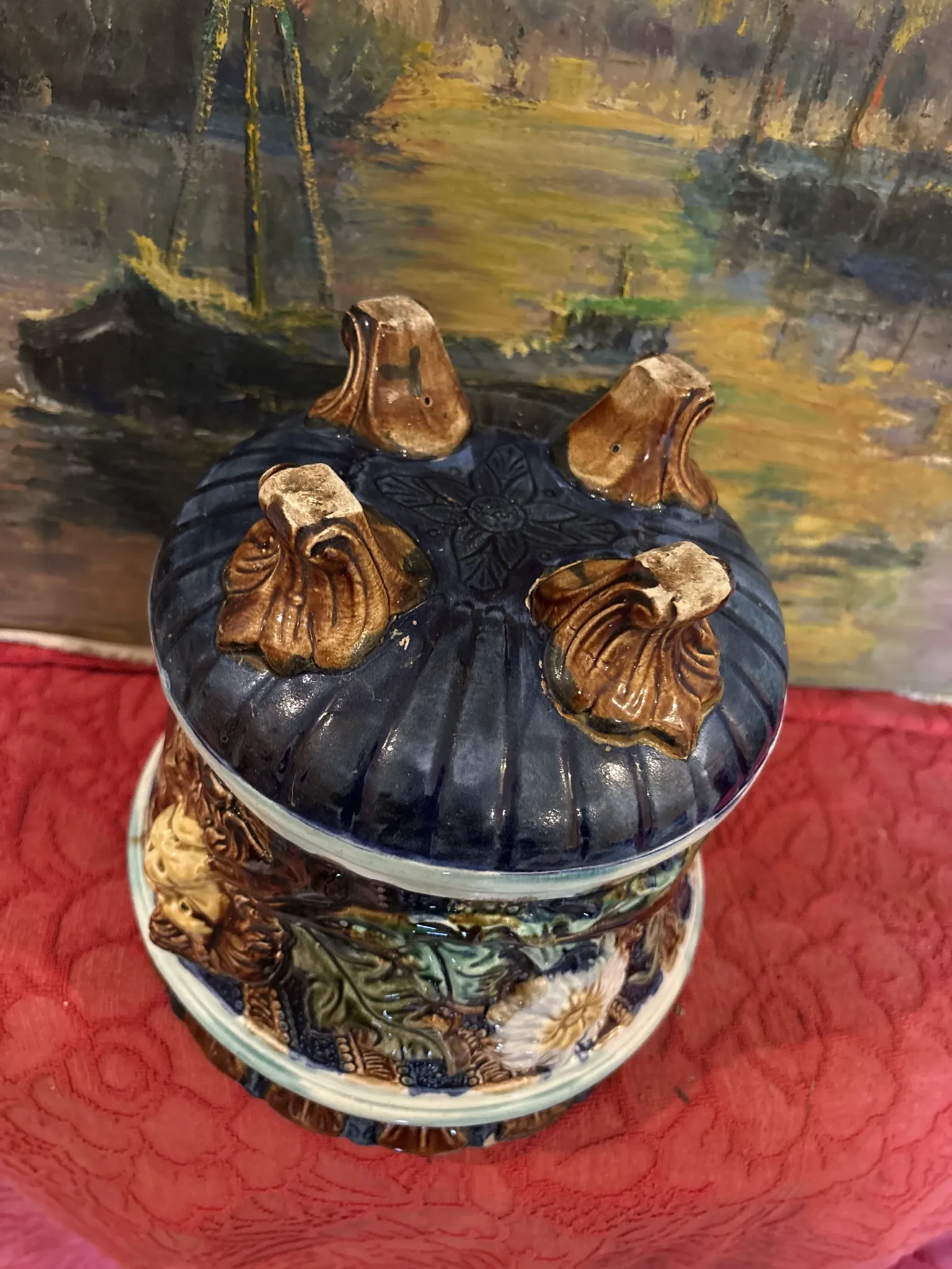 Cache pot in earthenware