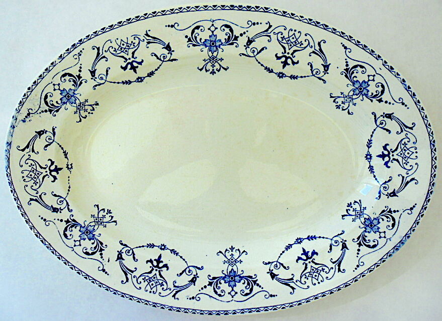 Service of luneville earthenware dishes