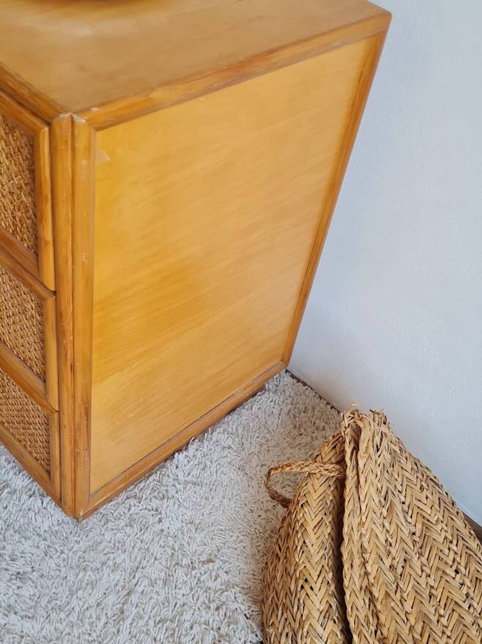 Commode en rotin, circa 1960
