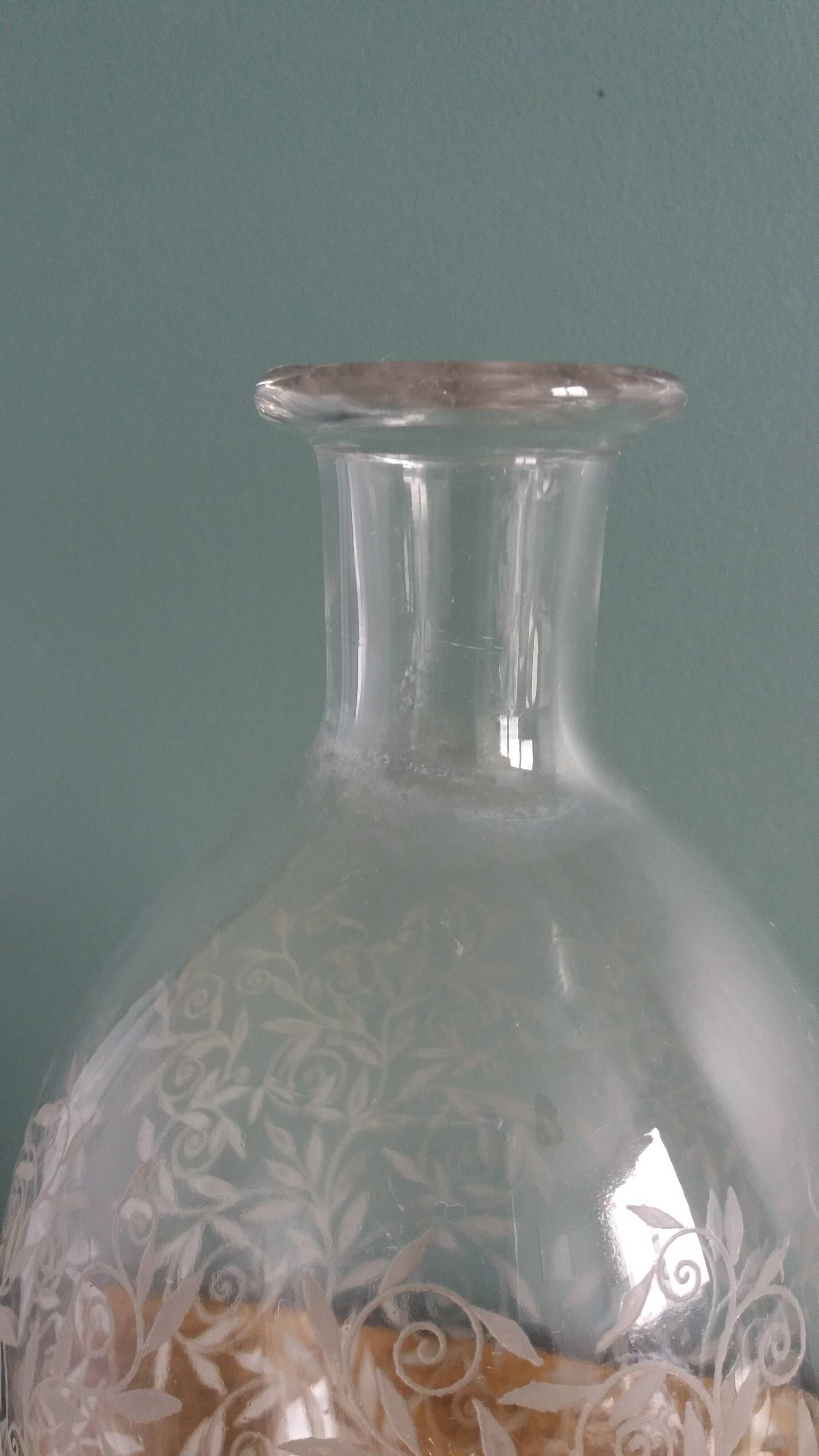 Carafe bottle with a stopper, engraved patterns, Baccarat, Golfe Juan