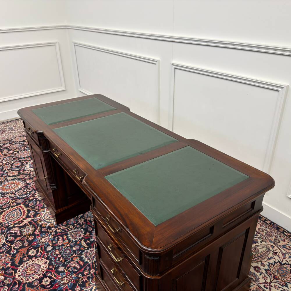 Classic English Desk Green Leather