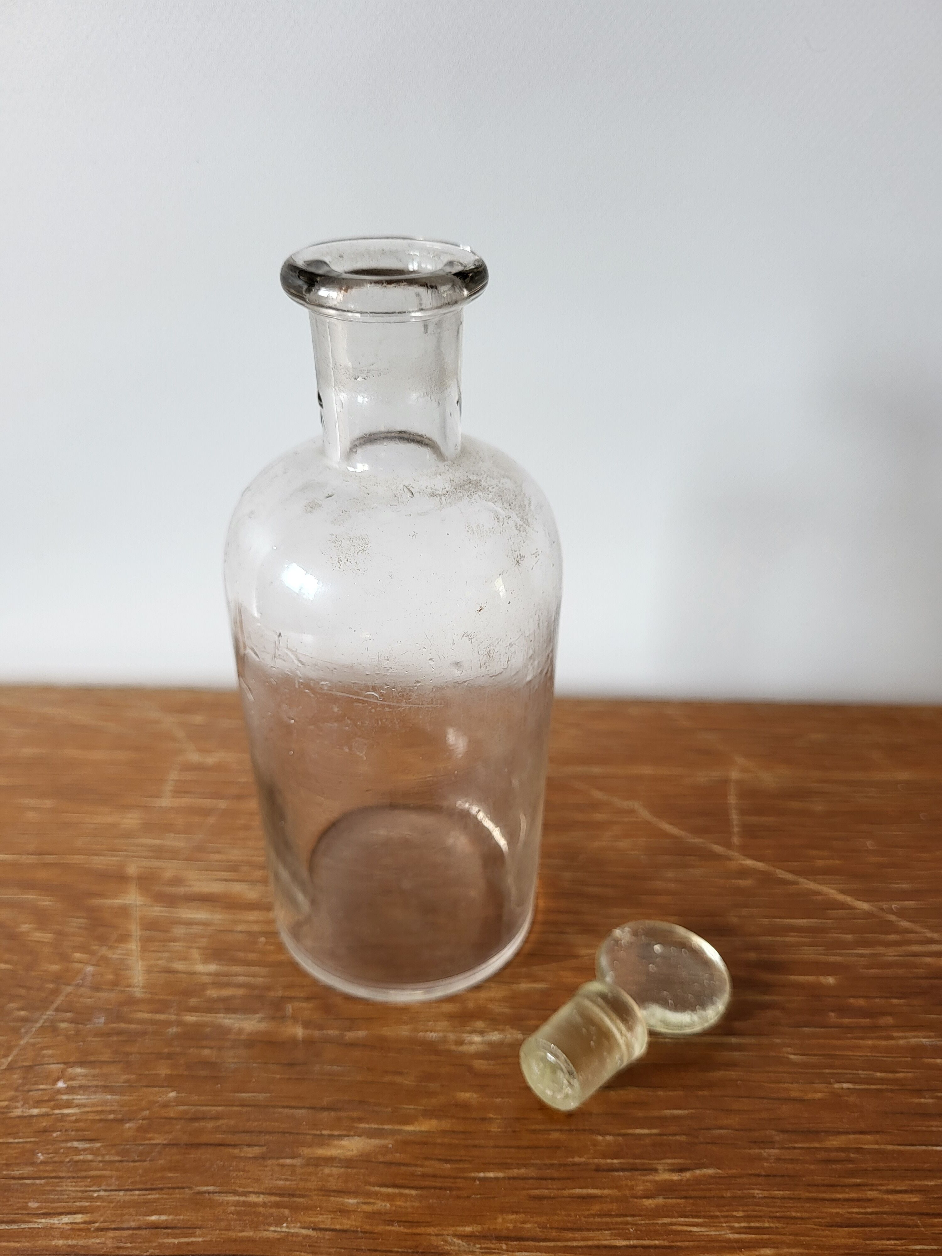 Apothecary bottle