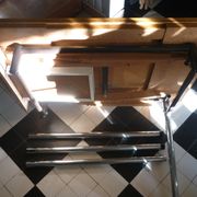 Table en formica marron avec 2 rallonges et tiroir