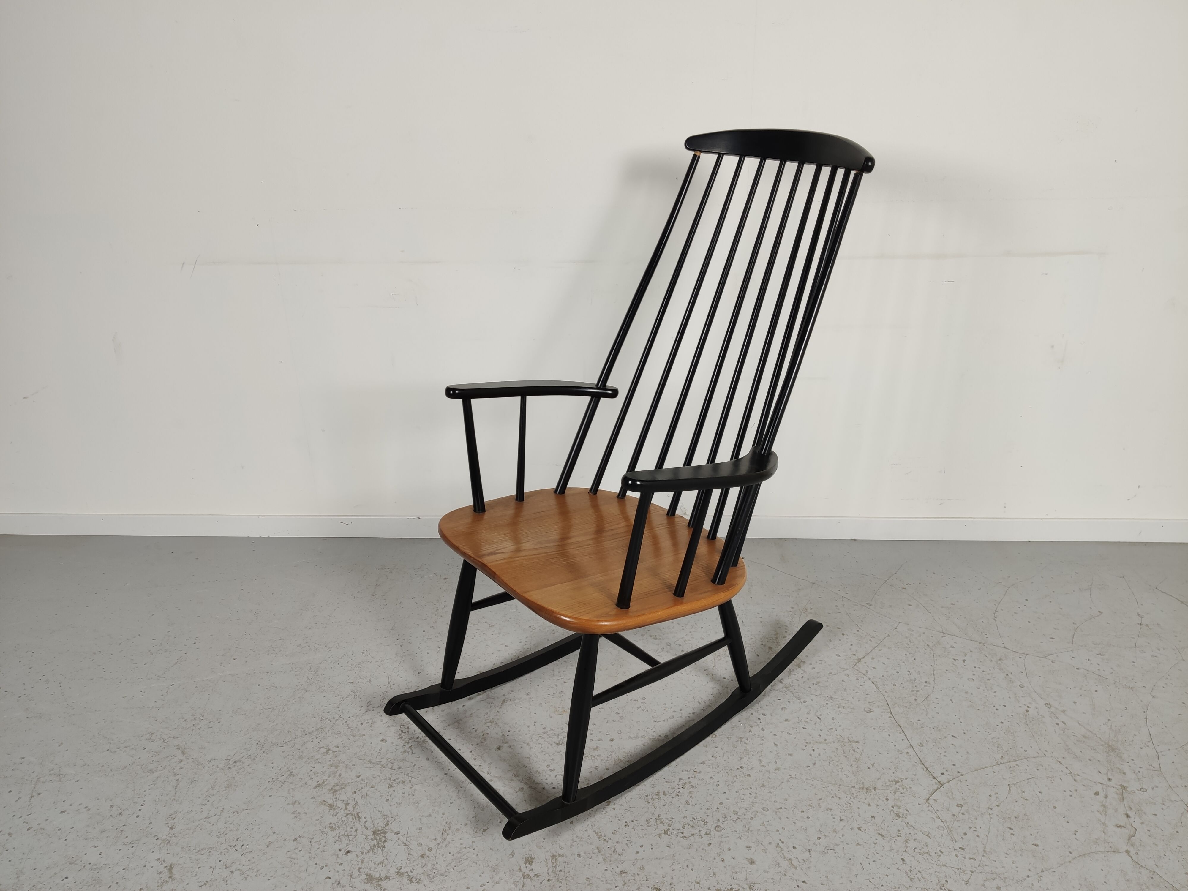 Scandinavian rocking-chair 60