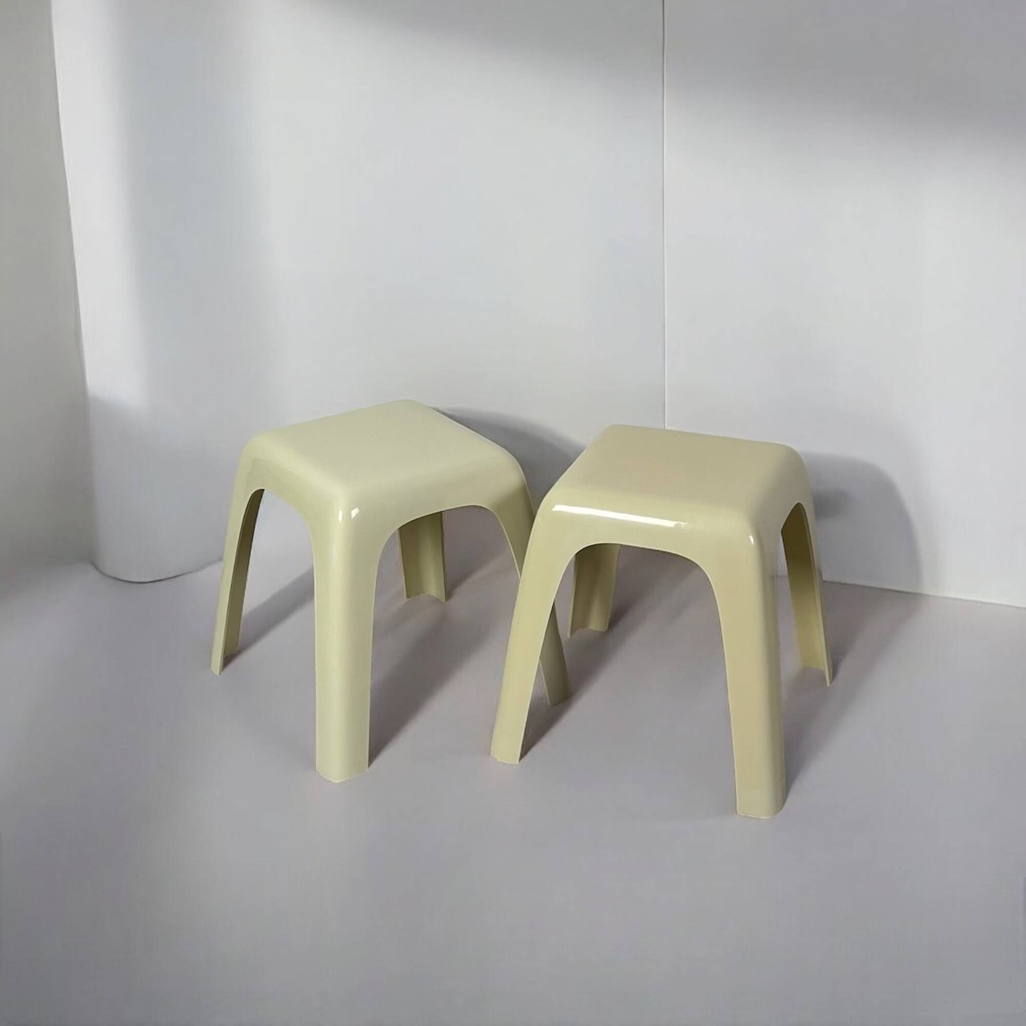 Pair of "SMALL" plastic stools or tables by Castiglioni and Gaviraghi for Valenti Milano, 1980s