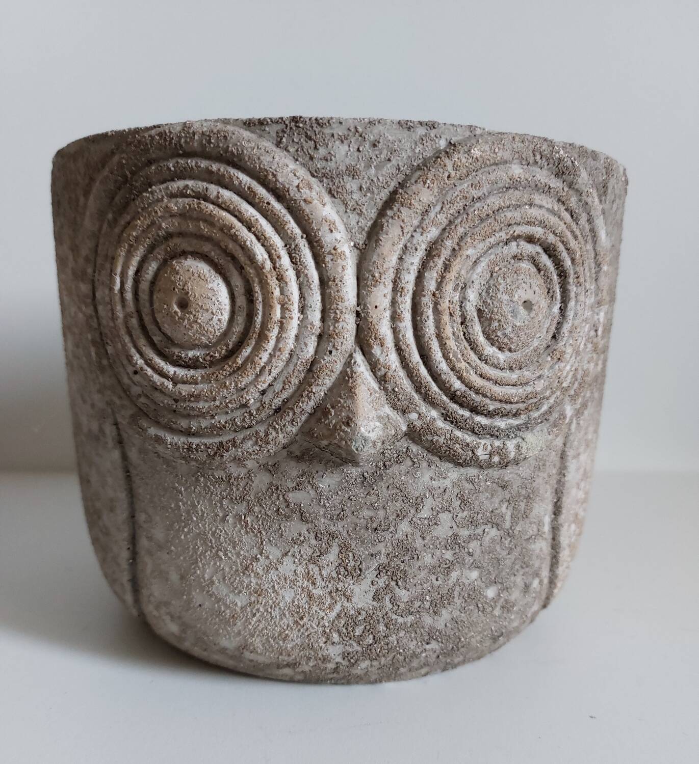 Owl cache pot