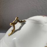 Set of dishes, soup tureen and sauceboat