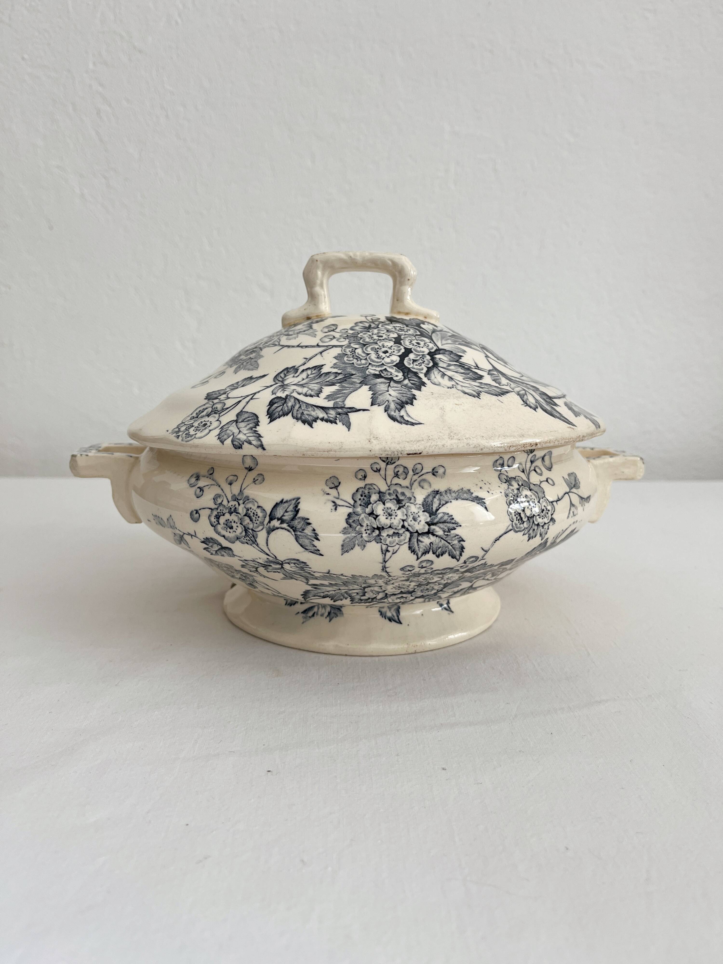 "Hawthorn" ironstone tureen, Longchamp pottery