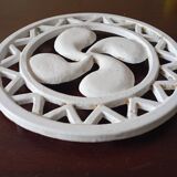 Metal trivet