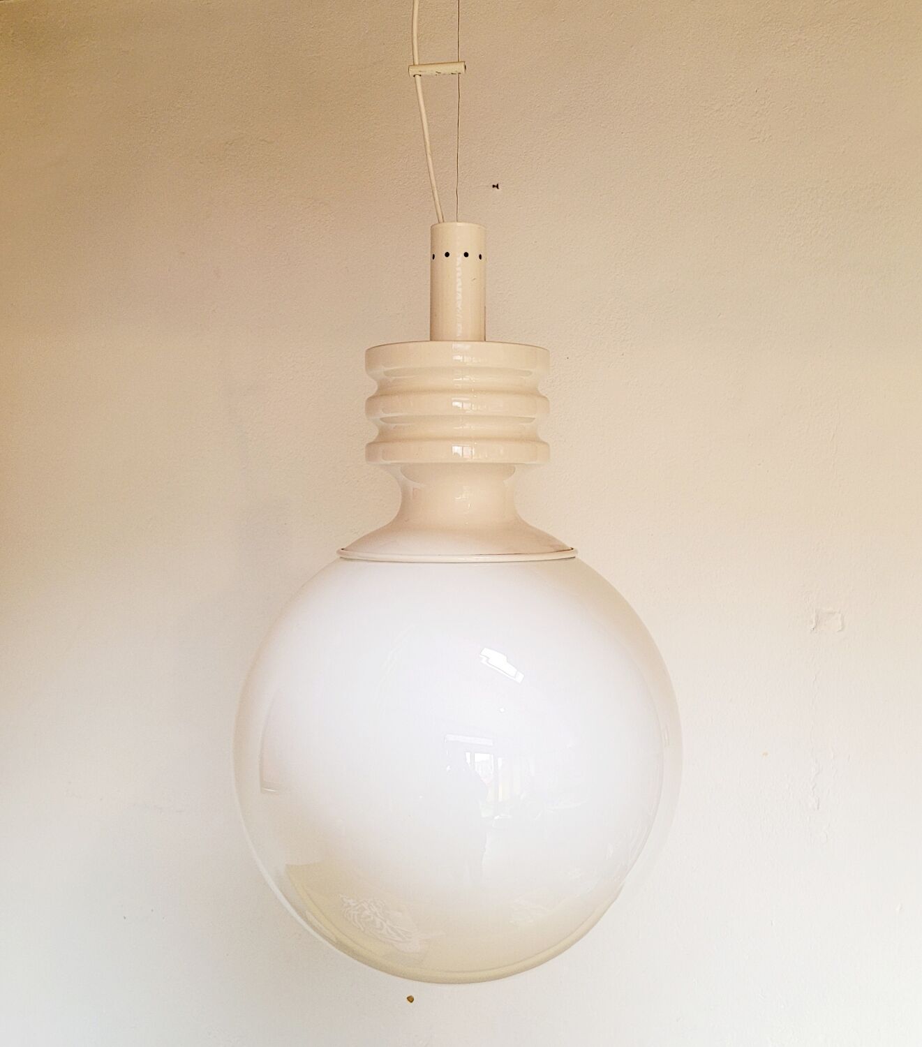 Large opaline suspension 1970s