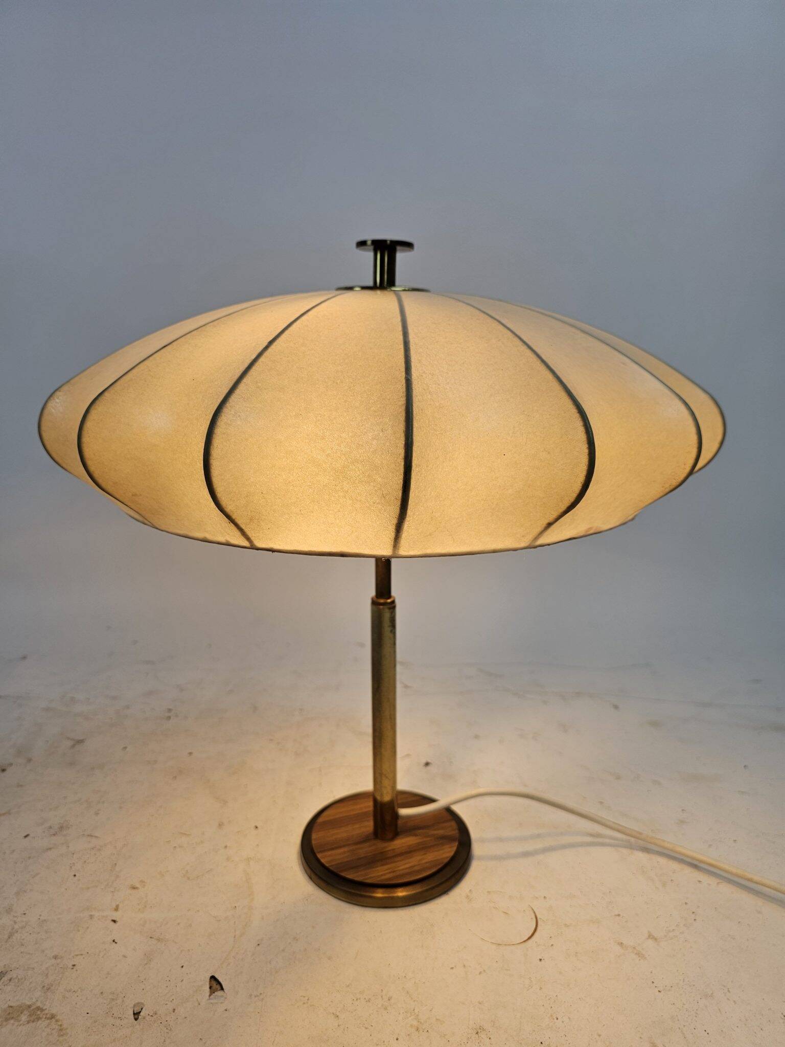 Cocoon table lamp