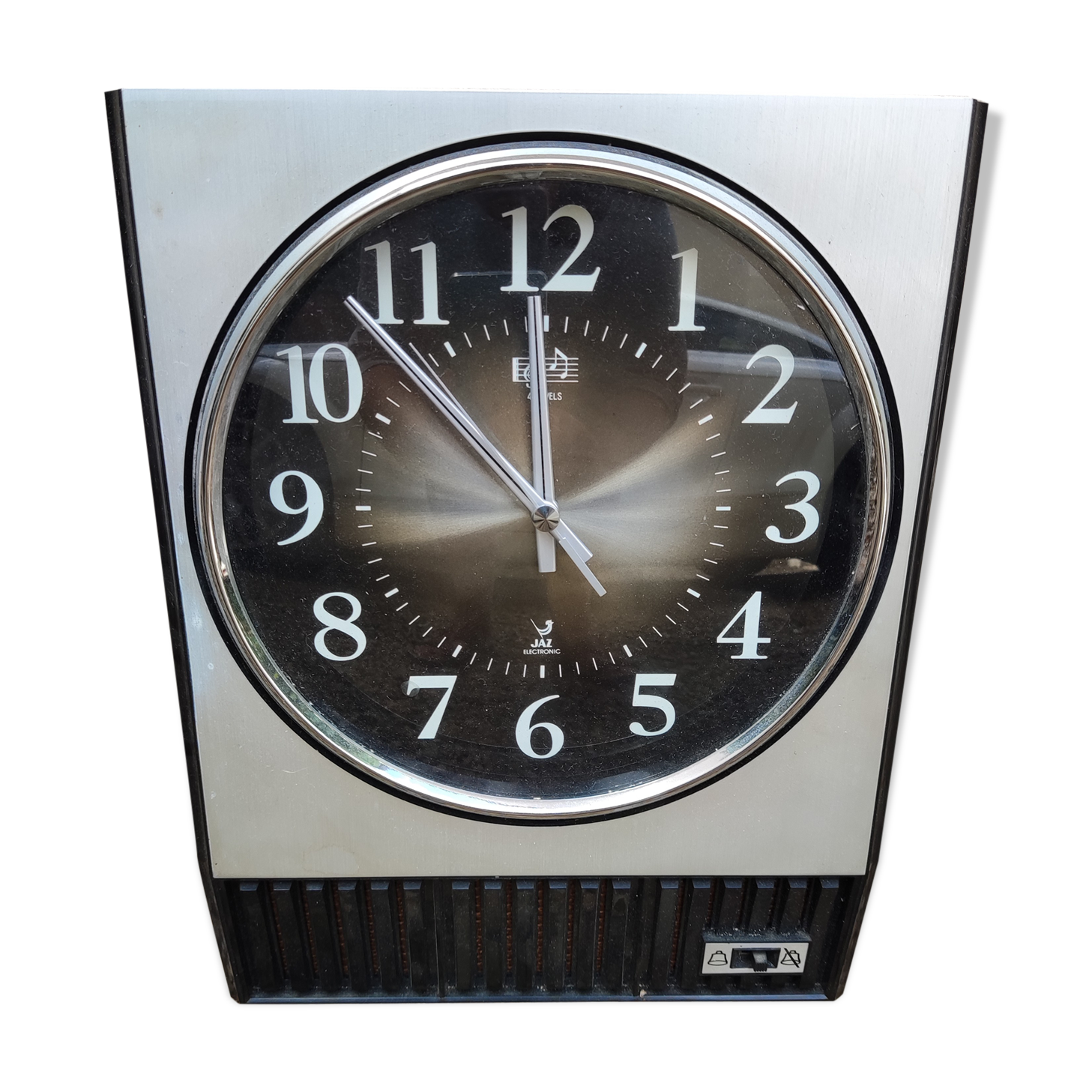 Jaz wall clock