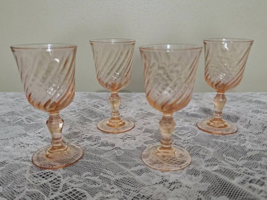 Set of 4 Arcoroc liqueur glasses, Rosaline model