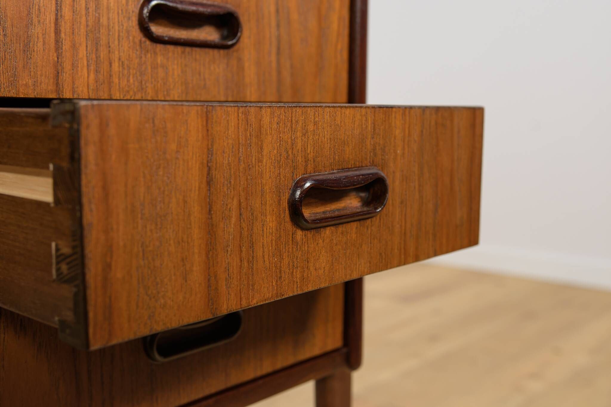 Autonomous teak desk from the 1960s, Denmark