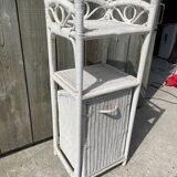 Petite étagère de salle de bain en osier blanc