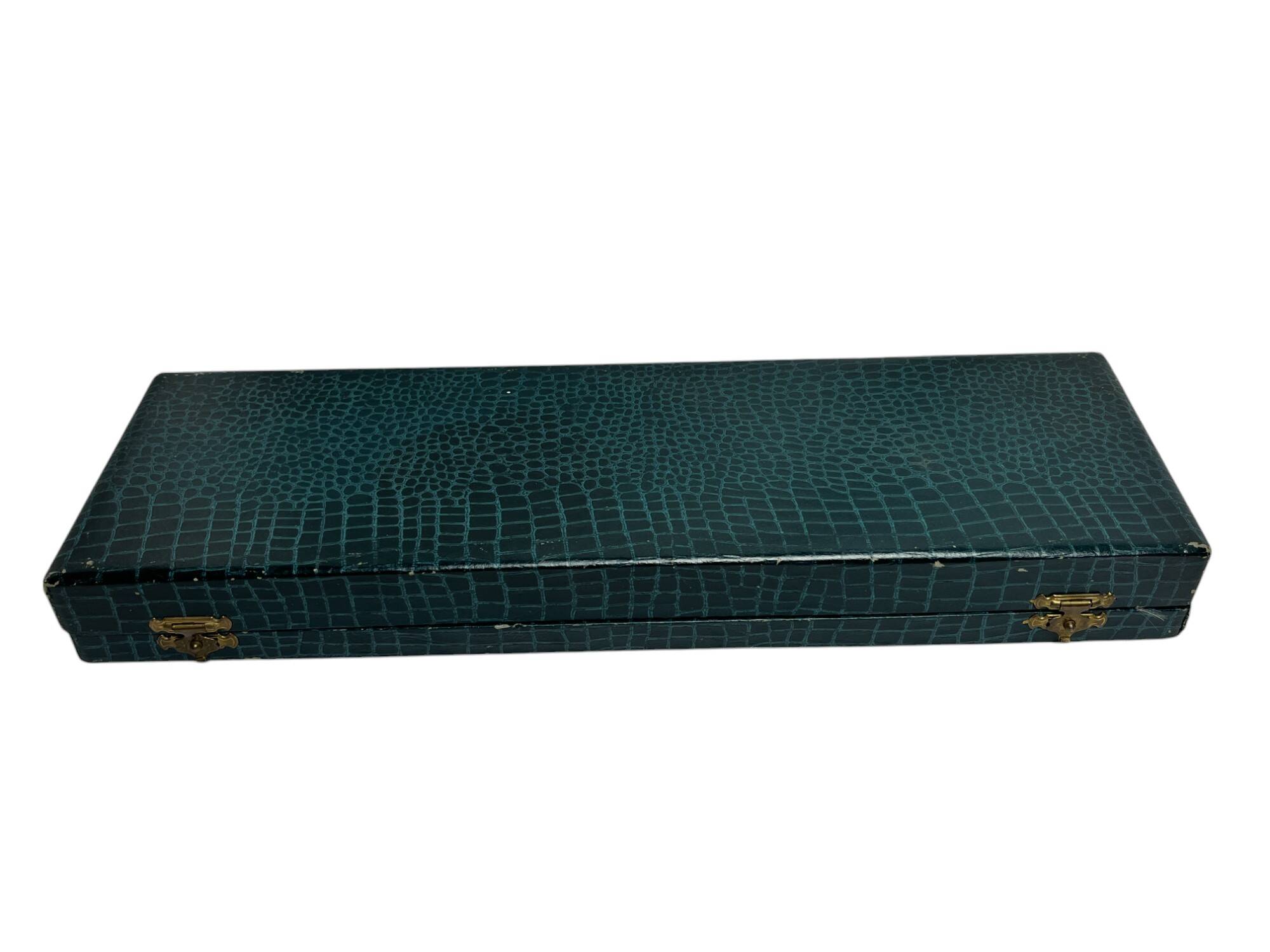 12 Ace of Clubs knives with horn handle, silver-plated metal ferrule, late 19th century