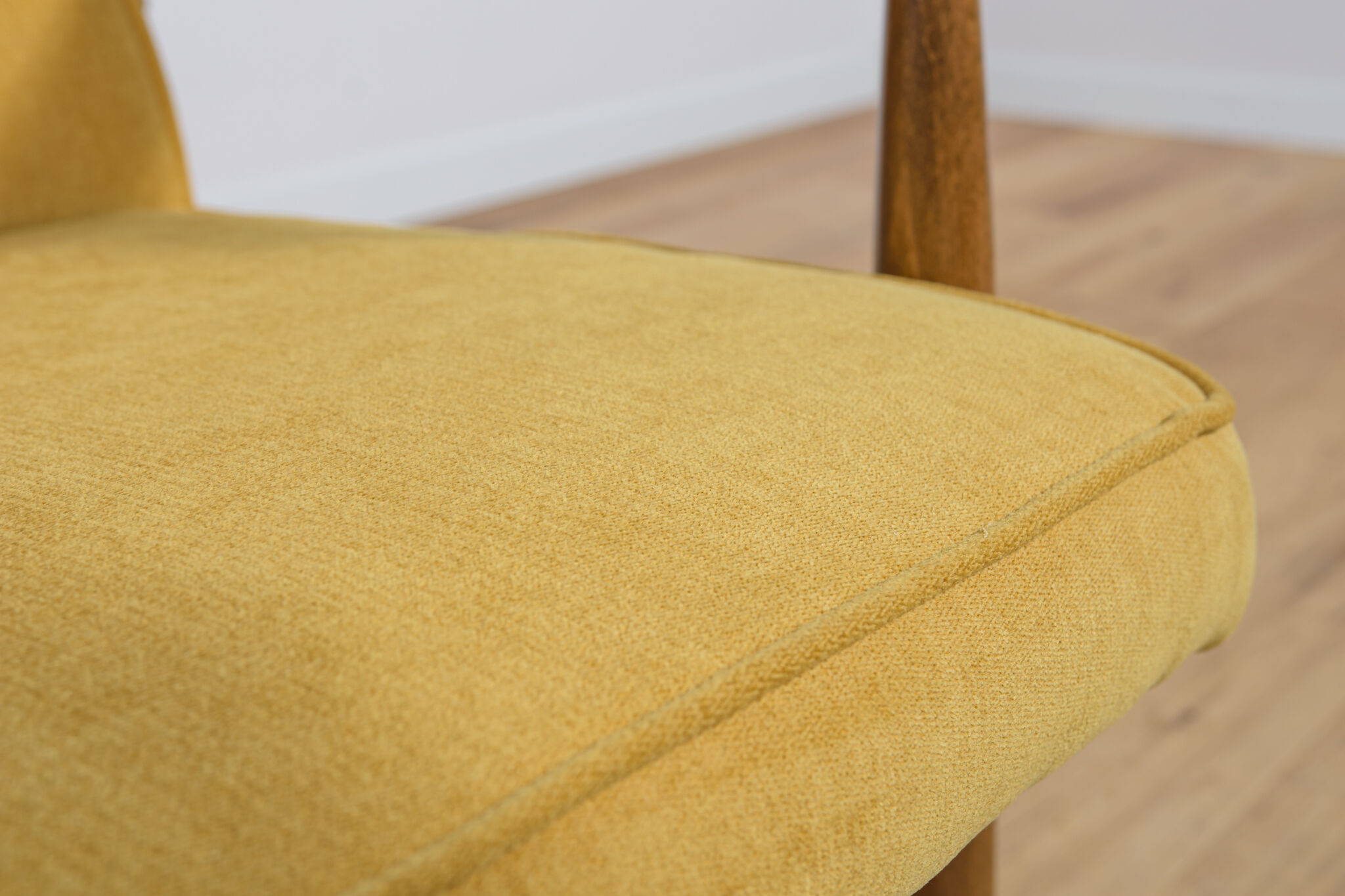 GFM-87 Armchair by Juliusz Kedziorek for Gościcińskie Furniture, 1960