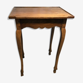 Flying or writing table in 18th century walnut