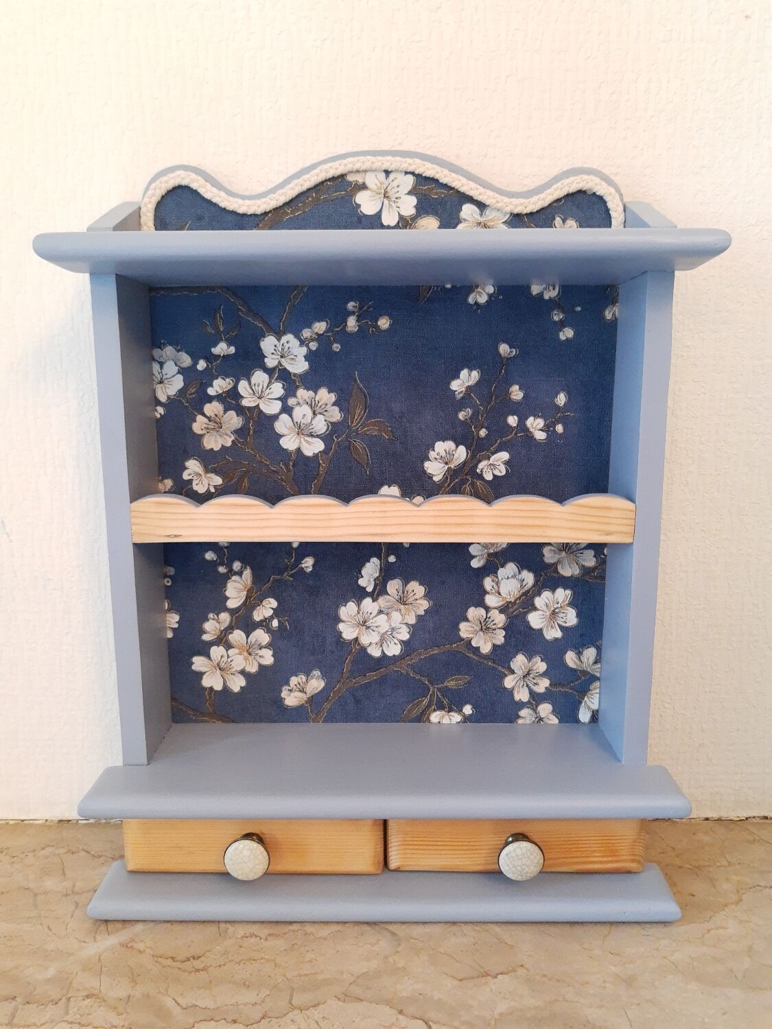 Shelf to put or hang revisited