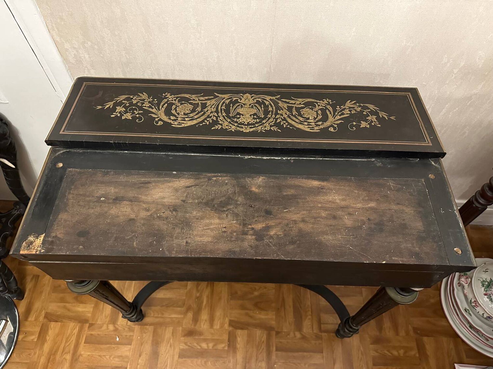 Napoleon III secretary with tiers - Blackened wood, enhanced with brass 19th century