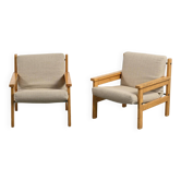 Paire de fauteuils scandinaves en pin, vers 1970