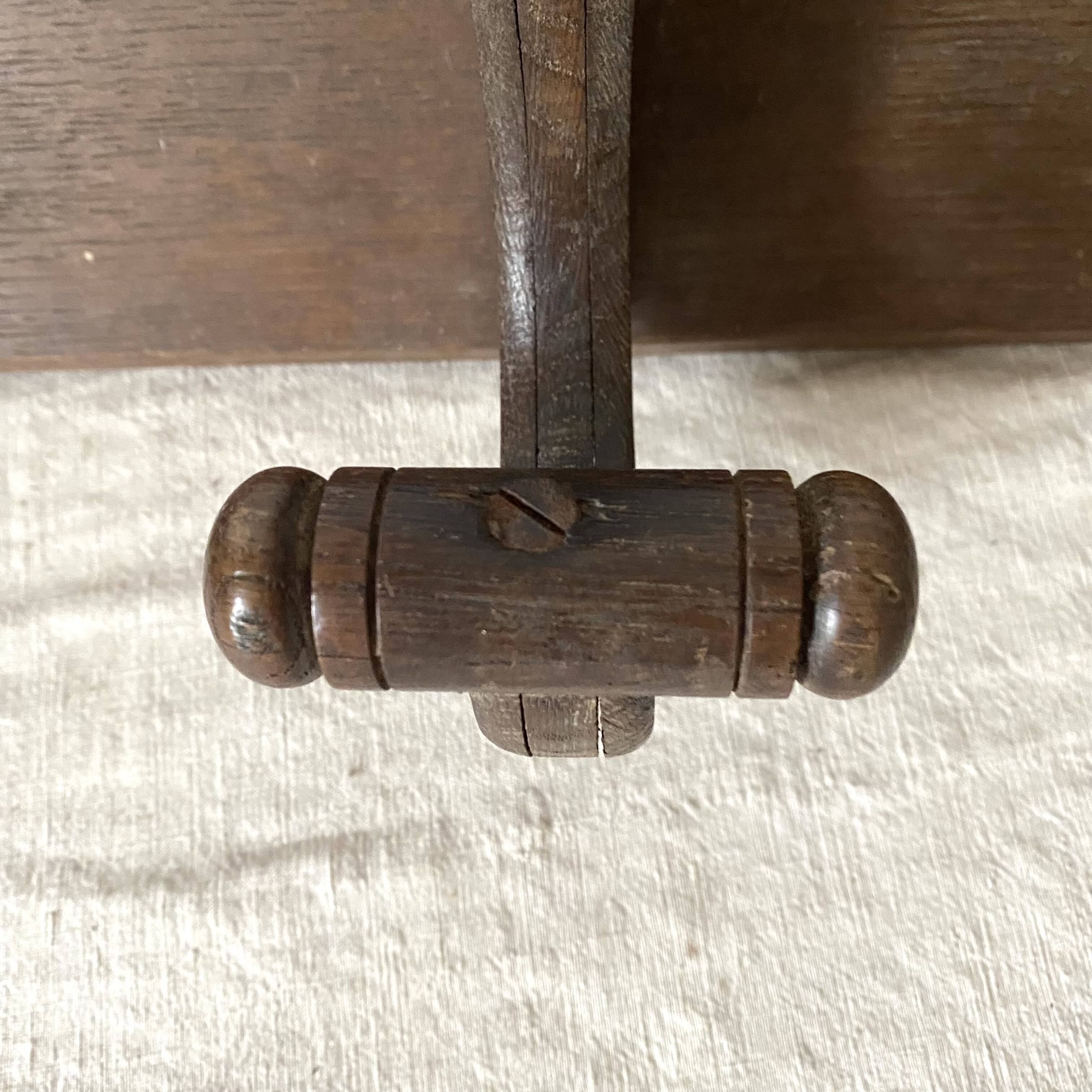 Wooden wall-mounted coat rack with 3 hooks