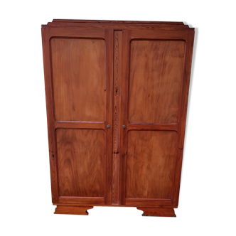 Armoire parisienne