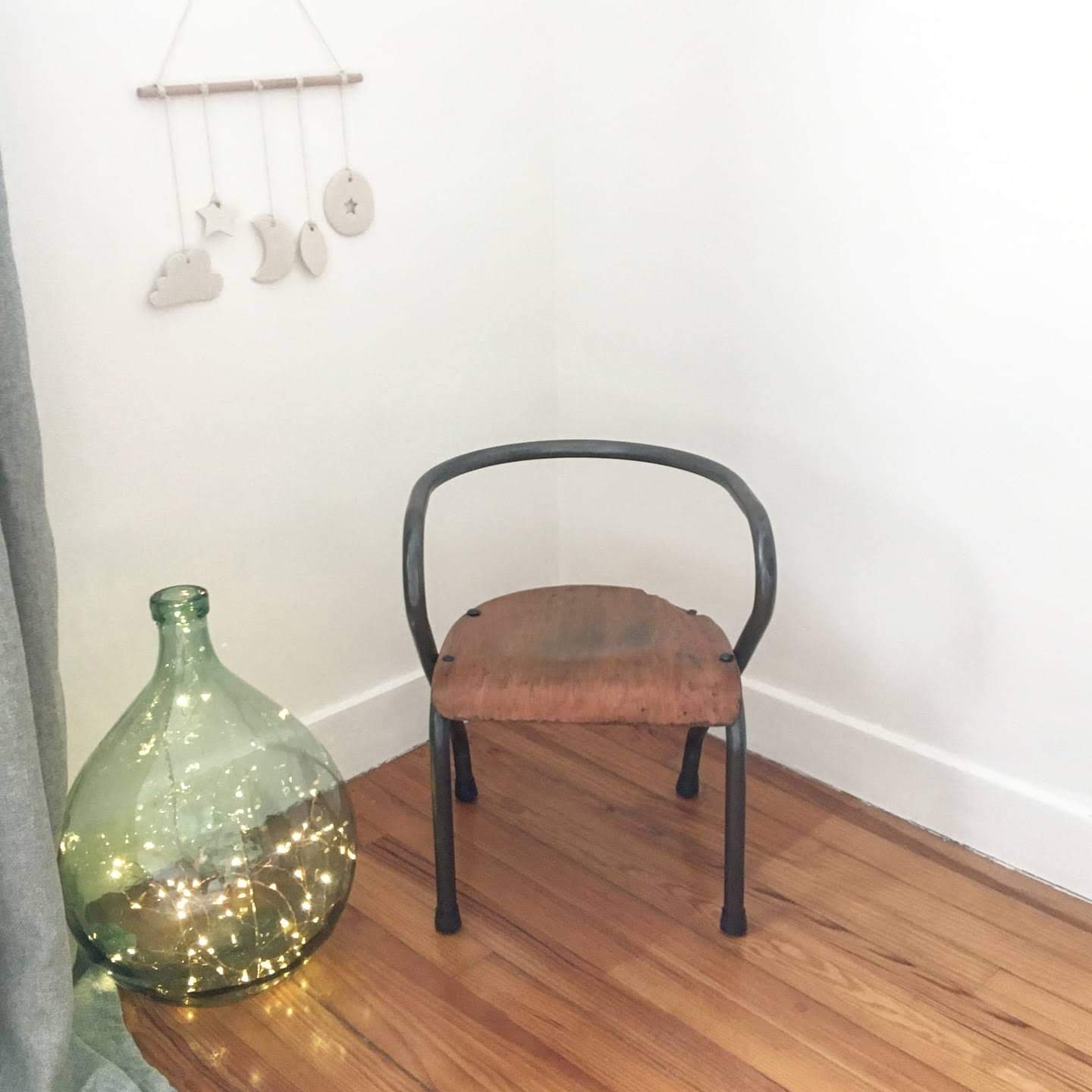 Jacque Hitier school chair