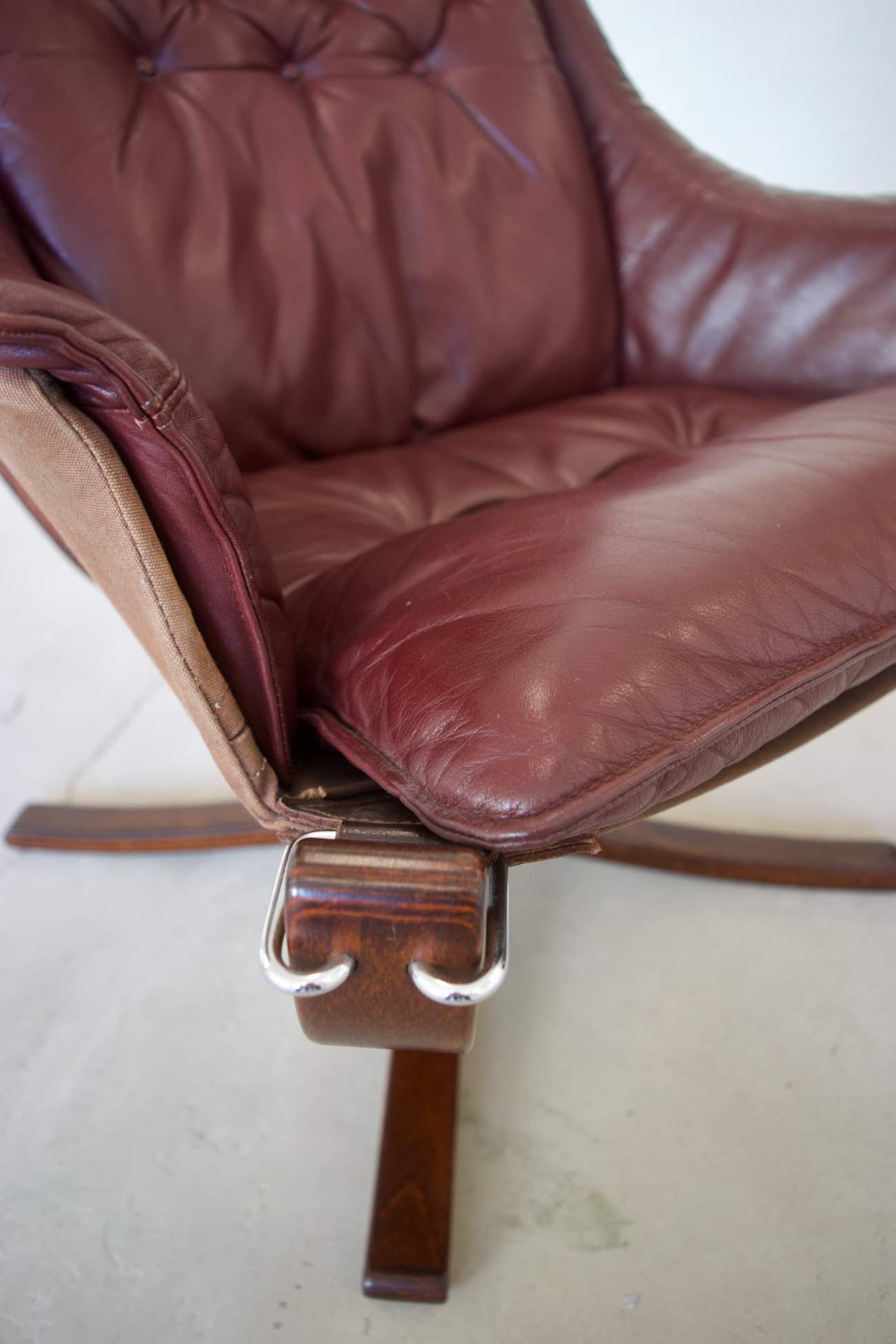 Chaises Falcon à ailes et dossier haut en cuir Sigurd Resell vintage rétro