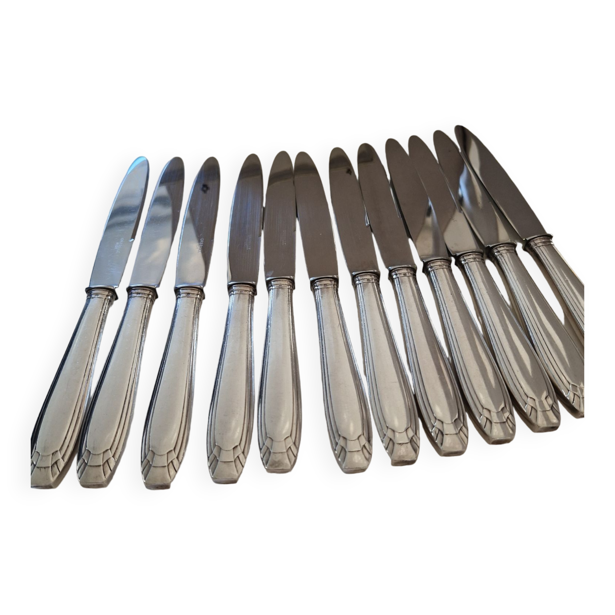 12 knives