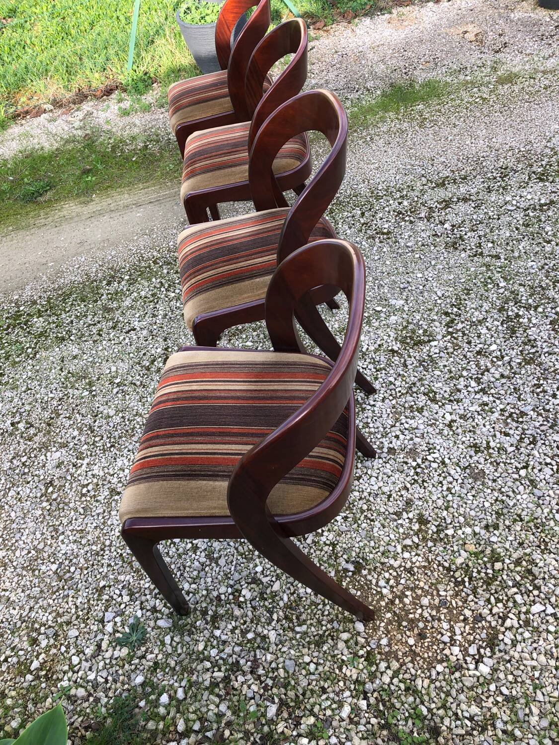 Baumann extendable round dining table and 4 gondola chairs