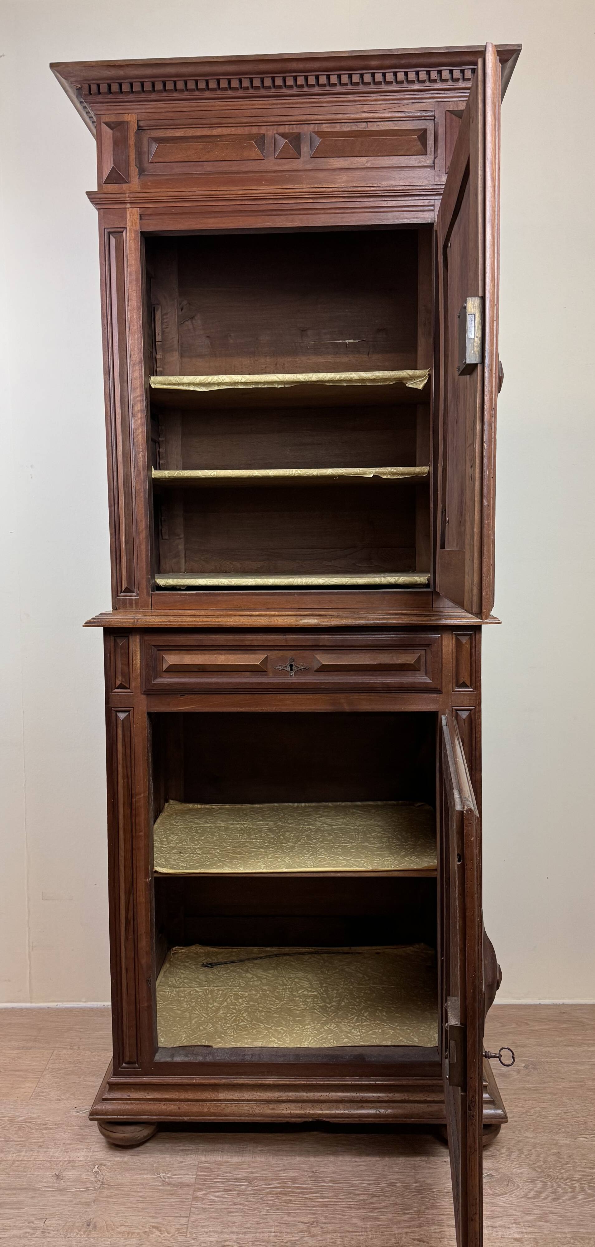 Louis XIII style Burgundian cabinet in solid wood circa 1850-1880