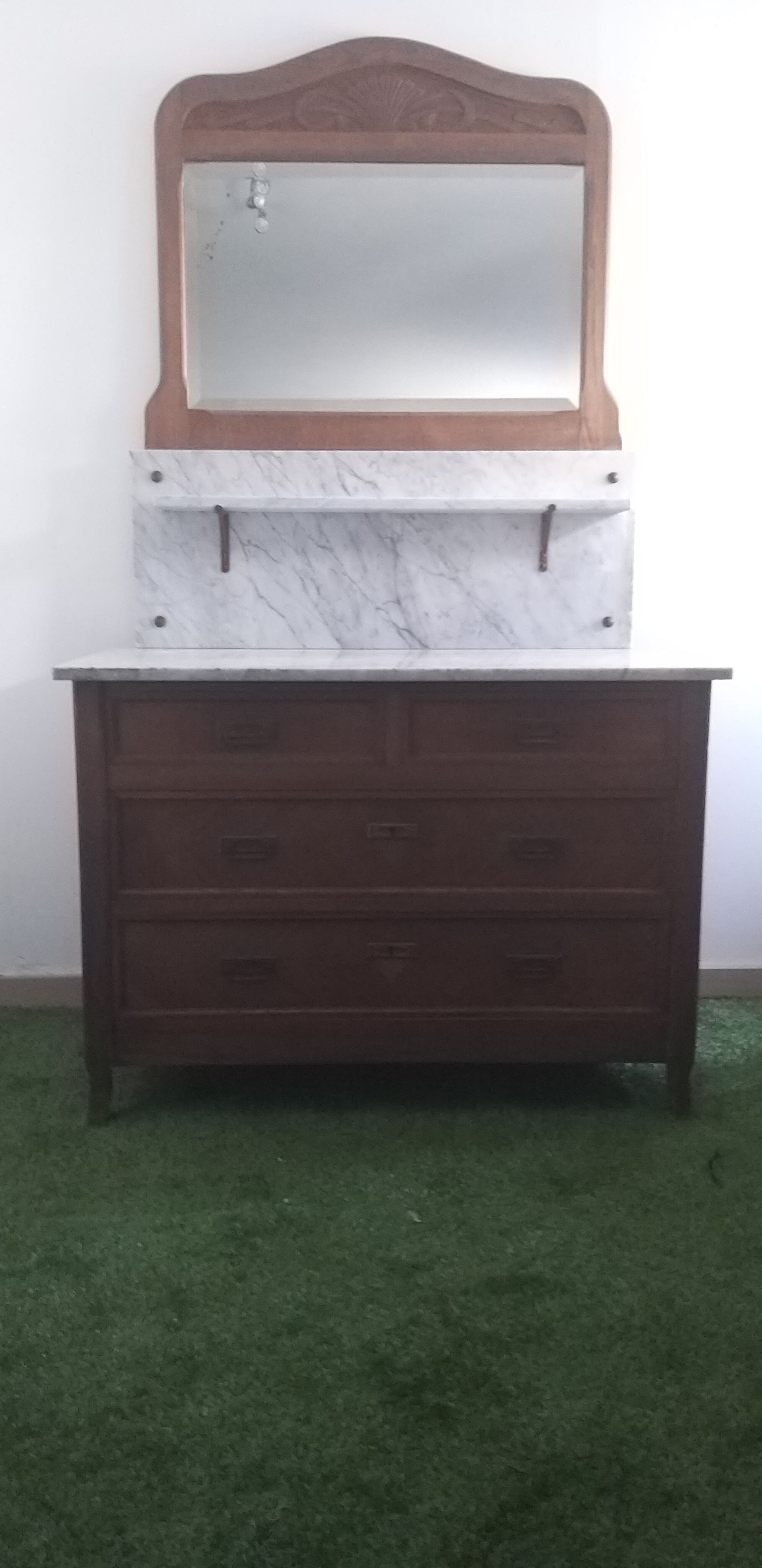 Commodity / wooden and marble toilet table